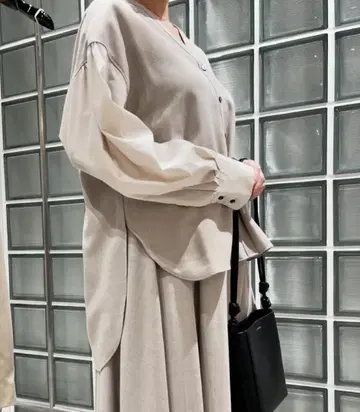 conte 콤비 V넥 셔츠 울 혼방 그레이 긴팔 여성용 헨미 에미리