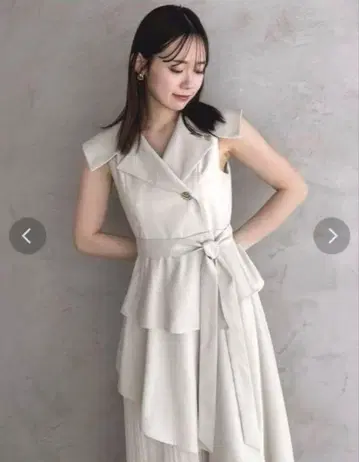dazzlin 더즐린 아지메 플리츠 트렌치 원피스 아이보리