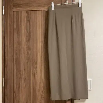 GALLARDAGALANTE 카키 타이트 스커트 백 슬릿