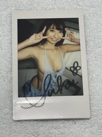 오가타 사키 친필 사인 폴라로이드