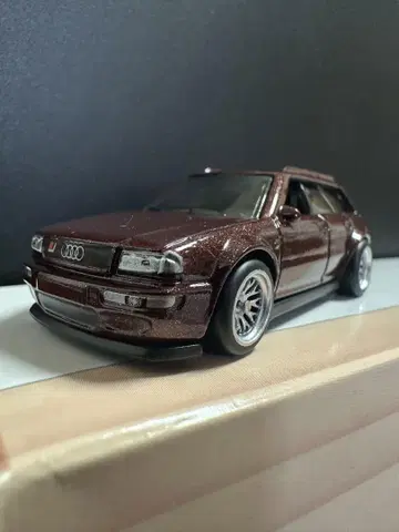 Audi Avant RS2 휠 교환 개조