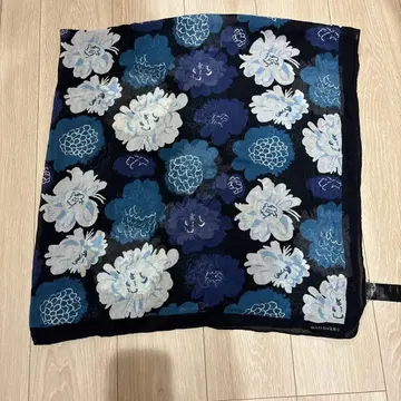 marimekko 꽃무늬 스톨 네이비 블루