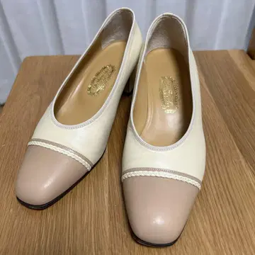 긴자 요시노야 램 가죽 펌프스 베이지 바이컬러