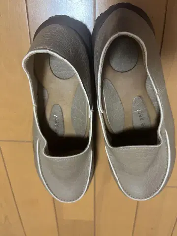 리게타 베이지 슬립온 합성 피혁 SS