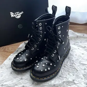 Dr.Martens SWAROVSKI UK3 8홀 박스 포함