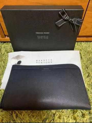 BARNEYS NEWYORK x 토요펫 [클러치백]