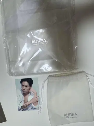 AUREA. 카와무라 카즈마 사인 포함 포토 카드 에코백 거울 세트