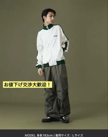초레어입니다. XLARGE 화이트 트랙 자켓