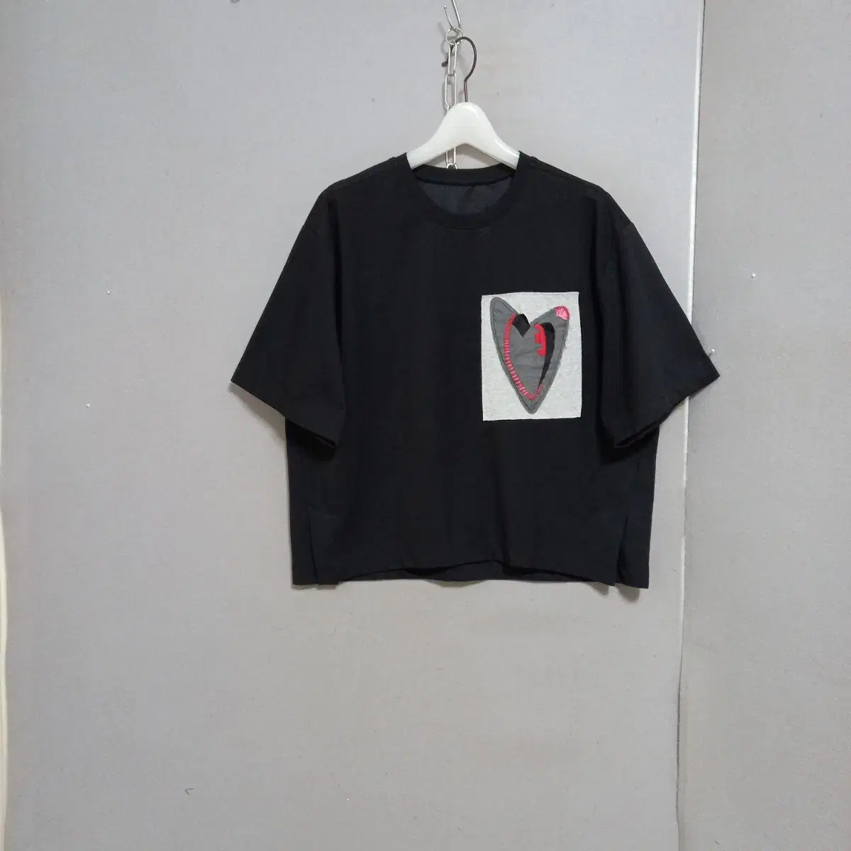 ★AAKAM★ Grunge Patch Half Top New) Arkam Grunge Patch Half Top Khaki Color on Bunjang
