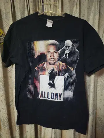 KANYE WEST 카니예 웨스트 T셔츠