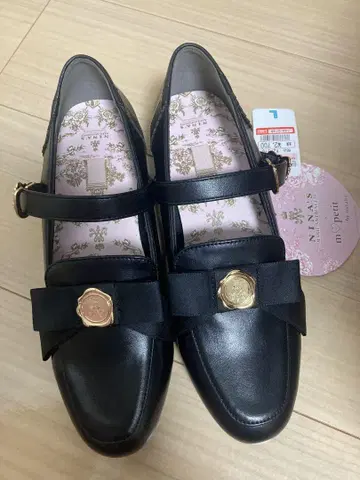 아오키 미사코 니나스 펌프스