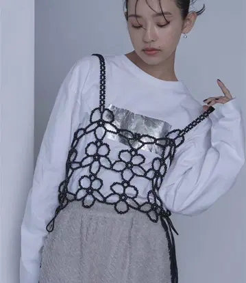 miette 플라워 모티브 블랙 펄 뷔스티에