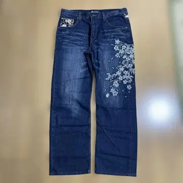 꽃무늬 자수 장식 다크 네이비 데님 팬츠