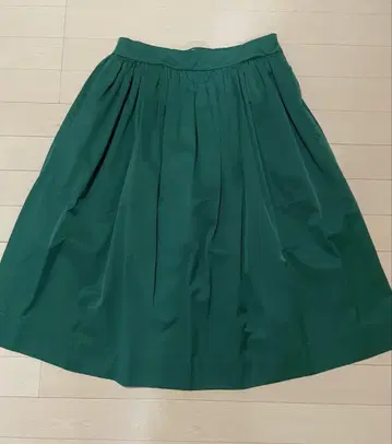 ZARA WOMAN 사이드 지퍼 개더 스커트 M 사이즈