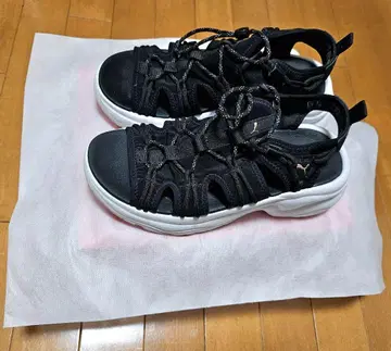 PUMA 시리아 웨지 샌들 블랙 화이트 24cm