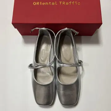 ORiental TRaffic 크로스 스트랩 펌프스 실버