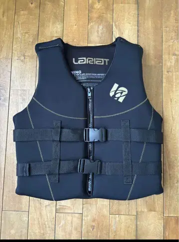 LARIAT 블랙 구명조끼