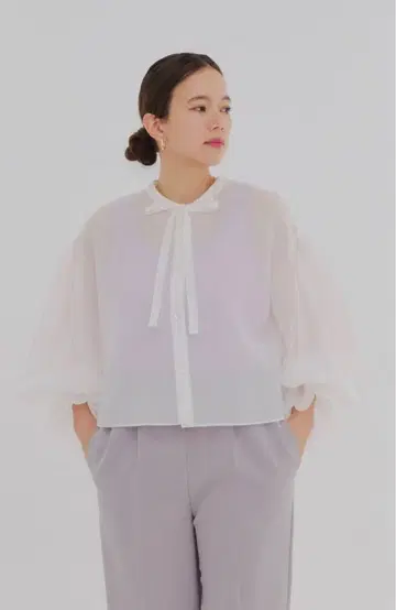 Yori 스캘럽 시어 자켓 화이트