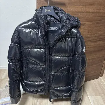 HERNO GLOSS 래커 가공 봄버 자켓/다운 자켓