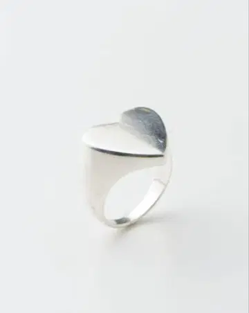 SOPHIE BUHAI Heart Ring - Silver