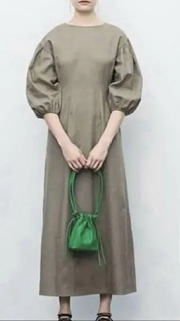 미라 오웬 퍼프 슬리브 롱 원피스 카키 0