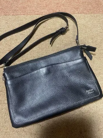 Atelier nuu 블랙 가죽 숄더백