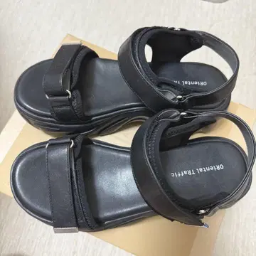새상품급 ORiental TR 블랙 컴포트 샌들