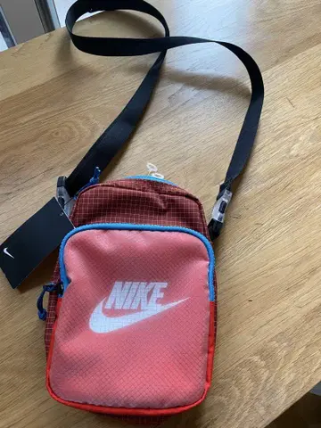 새상품 미사용 NIKE 숄더백