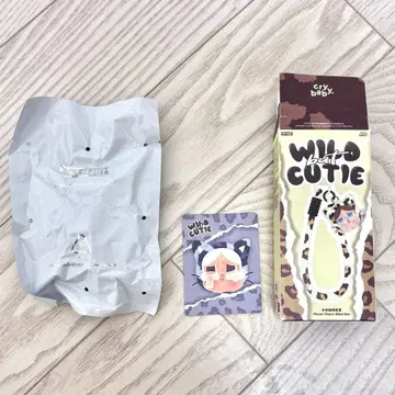 CRYBABY Wild but Cutie 폰 참 Denim