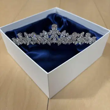 Love Tiara 비쥬 지르코니아 티아라