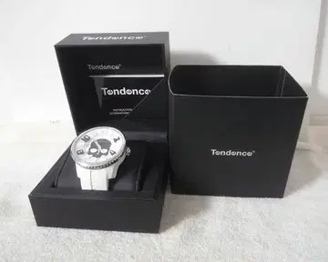 작동품 Tendence FOR HYDOGEN 스컬 로고 쿼츠 손목시계