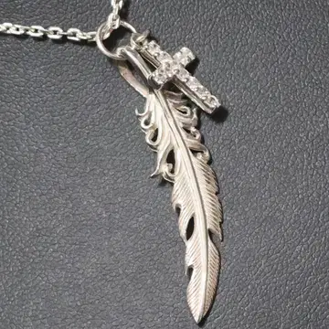 깃털과 크로스의 반짝임이 매혹적인 신성한 디자인 실버 925 목걸이 참