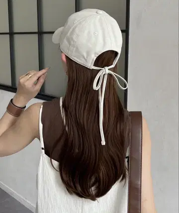 Thevon 제본 백리본 트윌 캡 아이보리