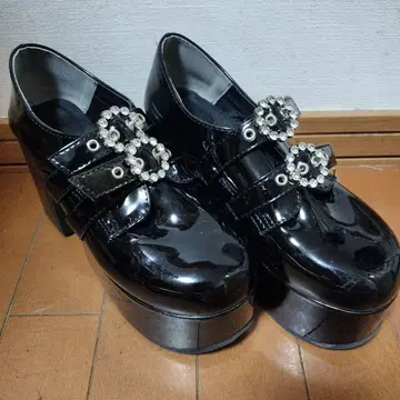 블랙 통굽 부츠 LL