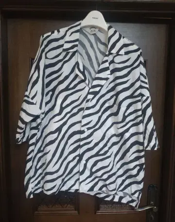 SUNSEA ZEBRA FRIED SHRIMP SHIRT