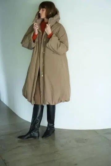 clane BALLON HOODIE LONG DOWN COAT 베이지