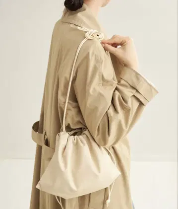 Plage les Tendre leather 클러치 백