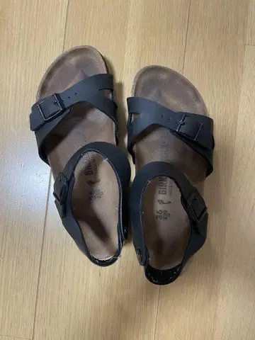BIRKENSTOCK 블랙 샌들 36
