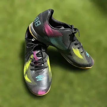 umbro 풋살화 88 블랙/멀티 컬러 23cm 새상품급