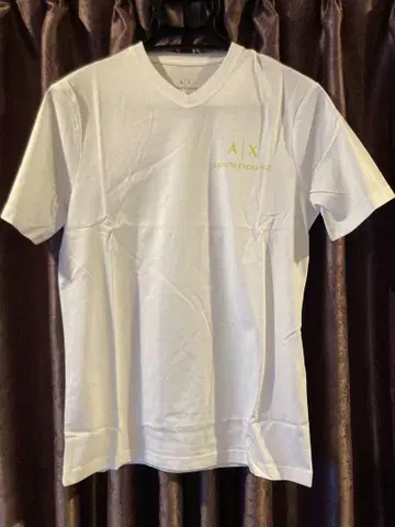 미사용 새상품 Armani Exchange 화이트 V넥 티셔츠 XS
