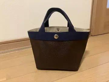 에르베샤펠리에 보트형 토트백 701gp 네이비 모카