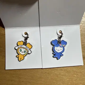 TWICE 산리오 참 키링 지효 쯔위
