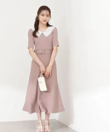 [새상품급] 프로포션 바디 드레싱*레이스 카라 니트 원피스