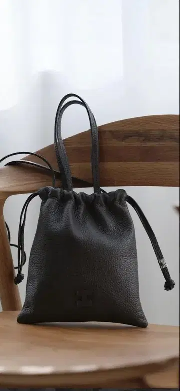 IACUCCI 그라넬로 차콜 그레이
