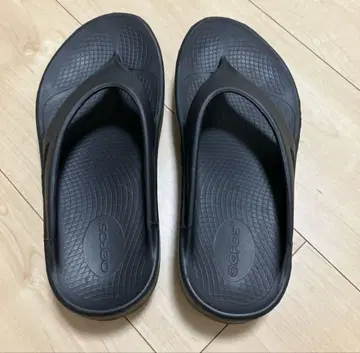 Oofos 블랙 컴포트 샌들 38
