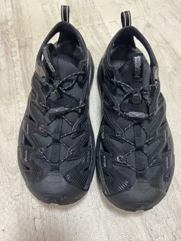 HOKA ONE ONE 호파라