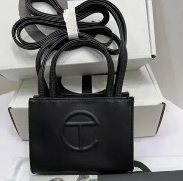 Telfar 블랙 숄더백 17cm
