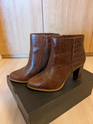 Clarks 클락스 케이린 판 천연 가죽 부츠 브라운 25cm