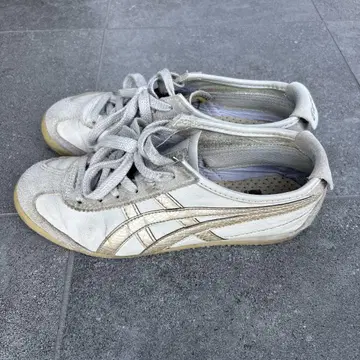 오니츠카타이거 멕시코 23.5cm 골드 라인