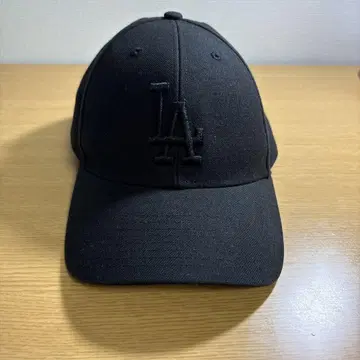 블랙 LA 로고 야구 모자